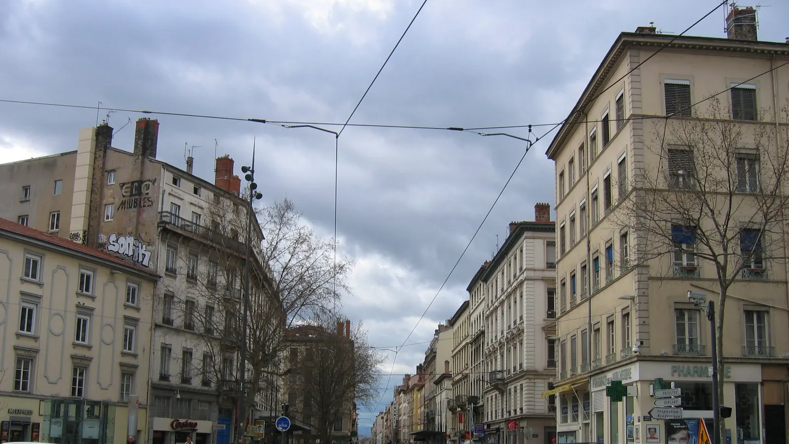 La place du Pont, cœur de la Guillotière à Lyon